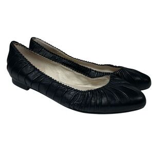 Louise Et Cie  leather almond ballet flat  black pleated slip on  sz 6 Lo-Ashlin